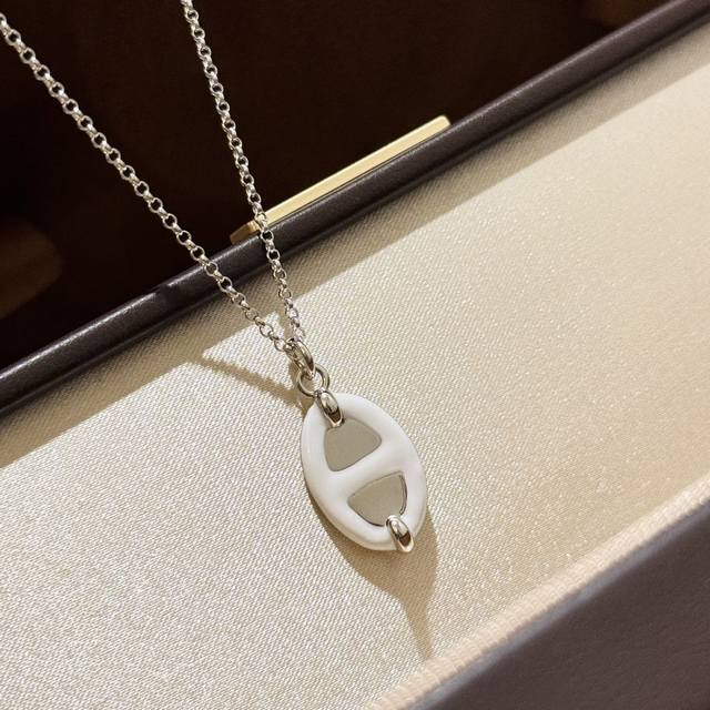 necklace A4973 H's new necklace classic pig nose Pop white enamel Ot set H's log
