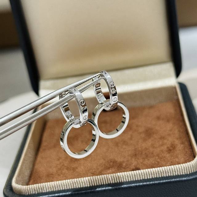 A5379 The most classic Love series of double-ring smooth earrings from Kajia. Ma
