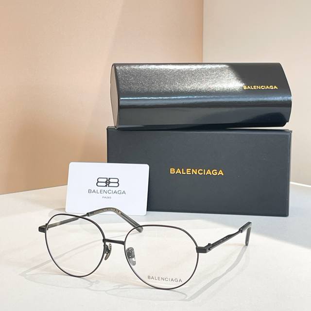 Balenciag Model: Bb0168O Size: 66 16-145
