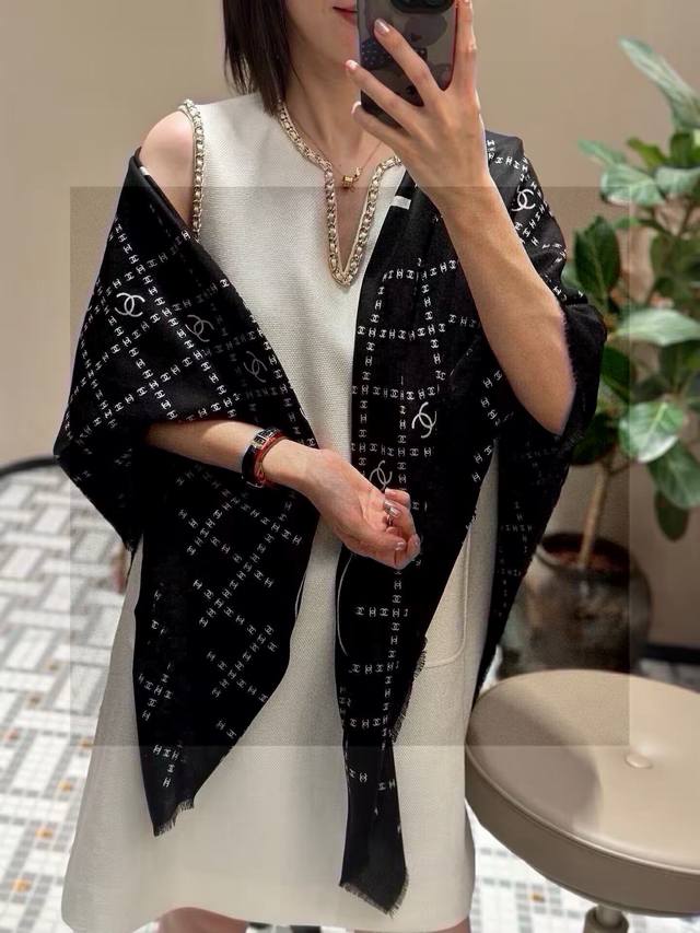 New Chanel Double C Logo Grid Square Scarf 140 Fringed Cashmere Square Scarf Rec
