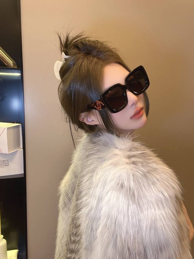 Chanel Vintage Ch5823 Chanel New Style Elegant and retro oversized square frame