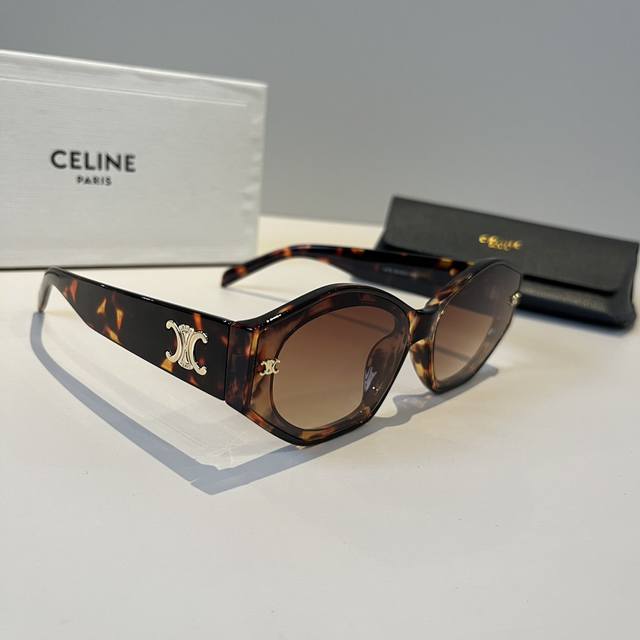Celine Arc de Triomphe sunglasses really don't need to be entangled Lisa, Jiang