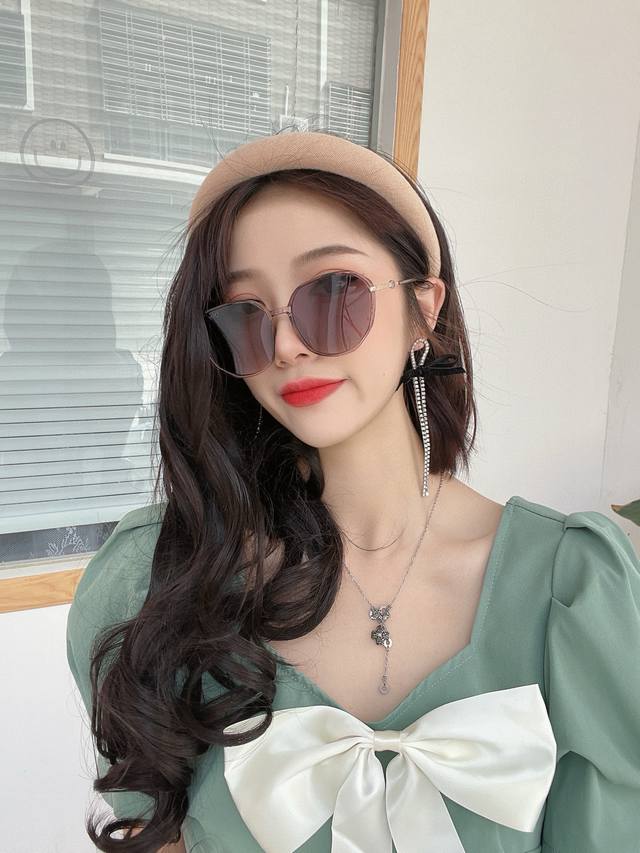 Dior-Dior 2025 Spring New Trend Hot Fashion Square Frame Polarized Sunglasses Hi