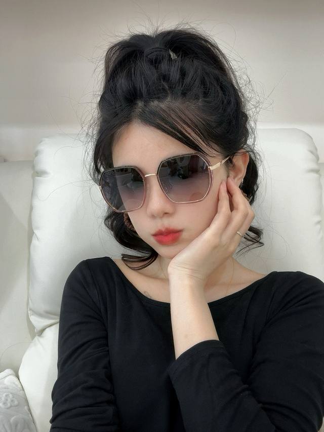 Gucci 2025 Spring new sunglasses. All kinds of Internet celebrities have brought