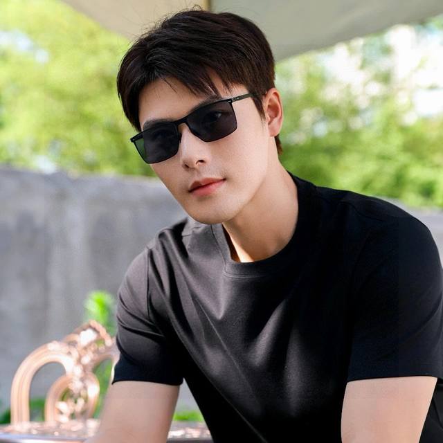 Gucci 2025 new men and women couple sunglasses polygonal sunglasses IP electropl