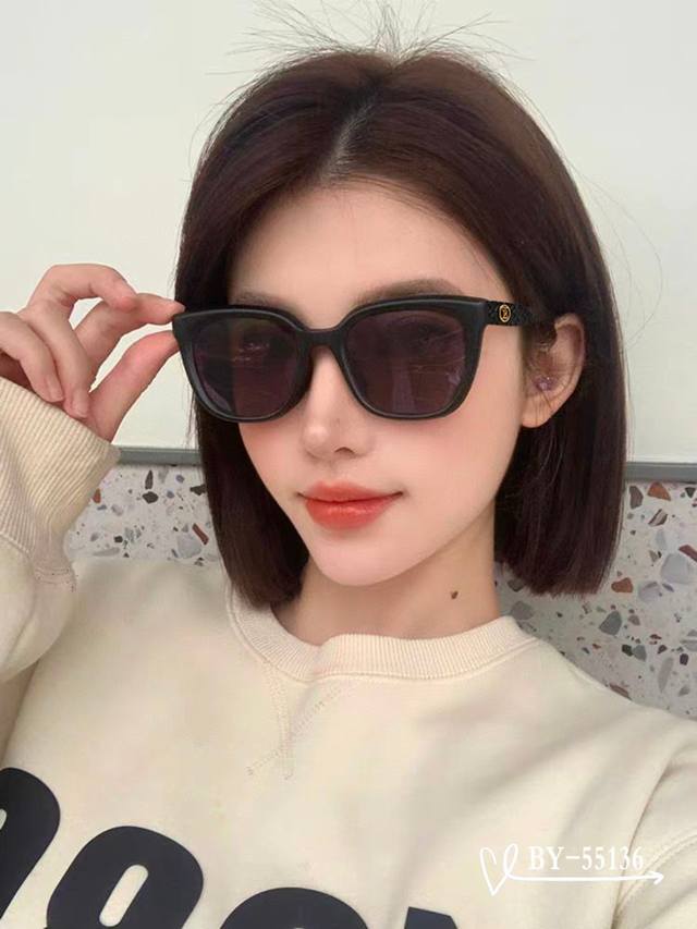 Burberry . Polaroid resin polarized lenses . Tr frames are light and comfortable