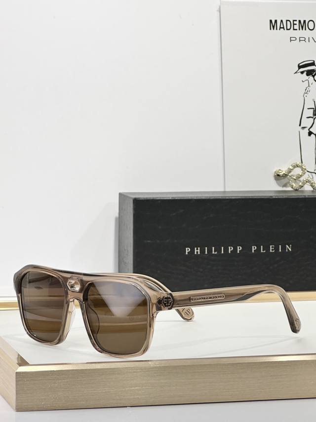 Philipp Plei* Model: 072M Size: 54 ports 17-145 L