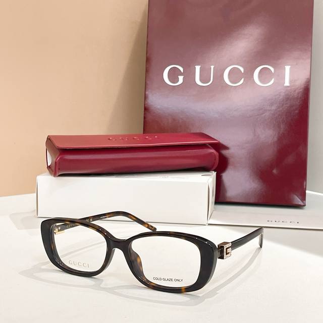 Guccimodel