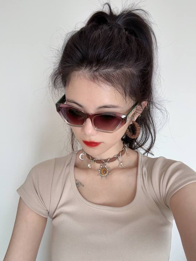 Gucci 2025 Spring New Trend Hot Style Fashion Square Frame Sunglasses High Quali