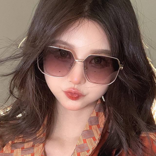 Chanel's new nylon sunglasses, frameless diamond-cut edges for a more textured l