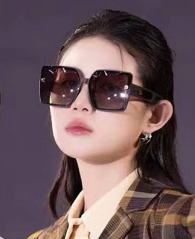 Dior-Dior 2025 Spring New Trend Hot Fashion Square Frame Polarized Sunglasses Hi