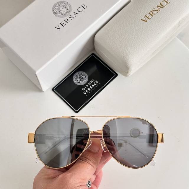 Versac*Model: Ve6769Size: 61-13-145Fashionable