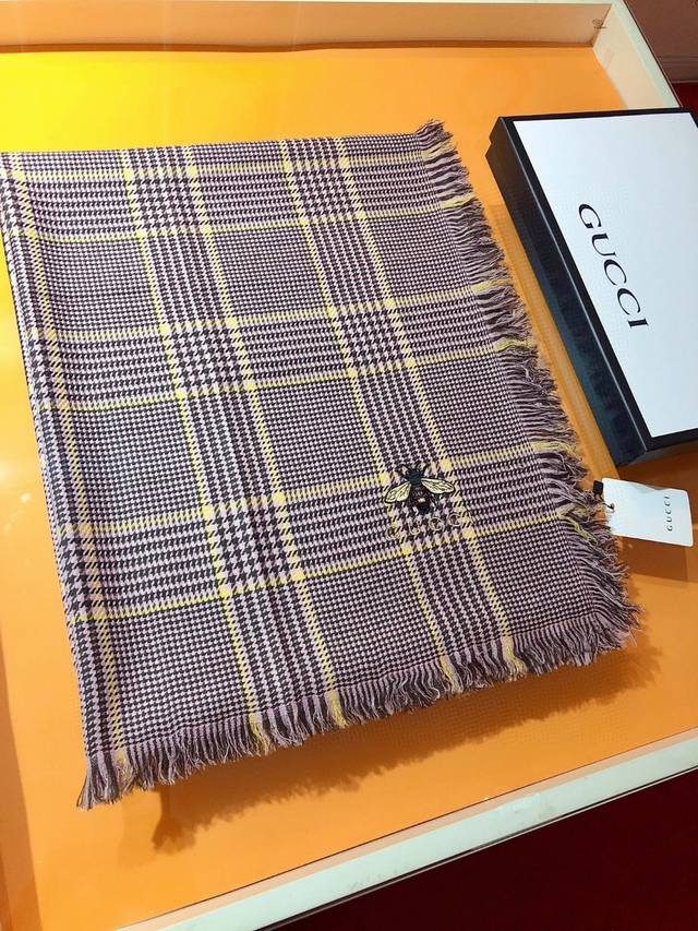 Special Rgc2005 Great Value Gucci Little Bee Embroidered Long Scarf The material