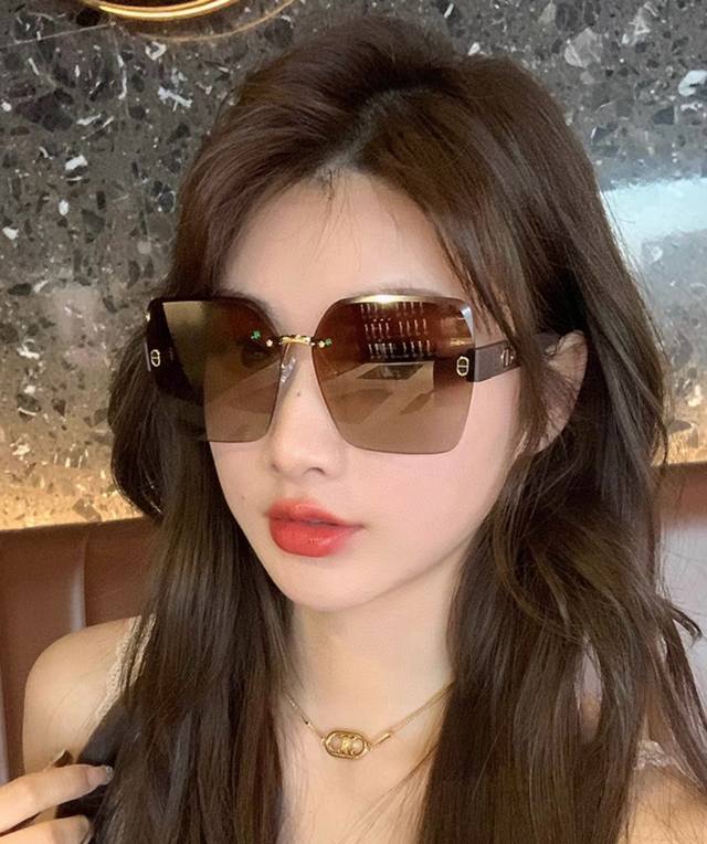 Dior-Dior 2025 Spring New Trend Hot Fashion Square Frame Sunglasses High Quality