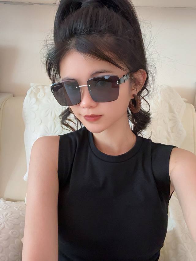 Chanel 2025 Spring New Trend Explosive Fashion Square Frame Sunglasses High Qual