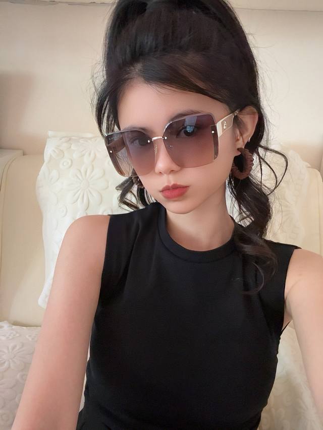 Chanel 2025 Spring New Trend Explosive Fashion Square Frame Sunglasses High Qual