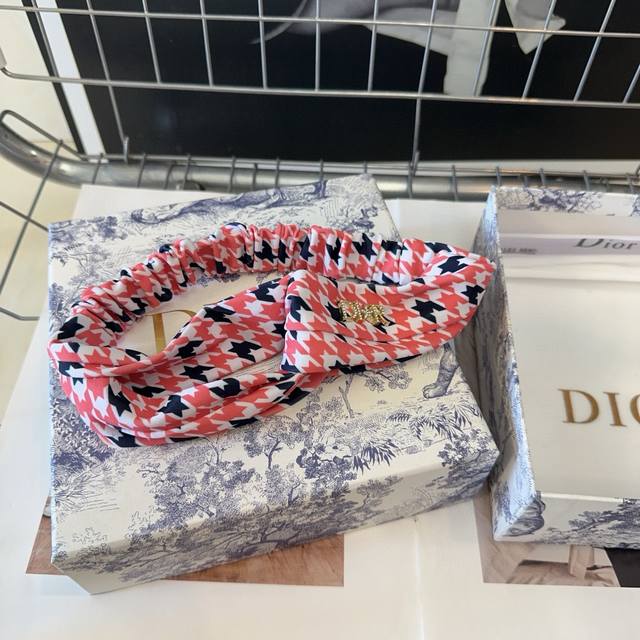 with box Dior's new houndstooth headband, fresh summer series, fashionable and v