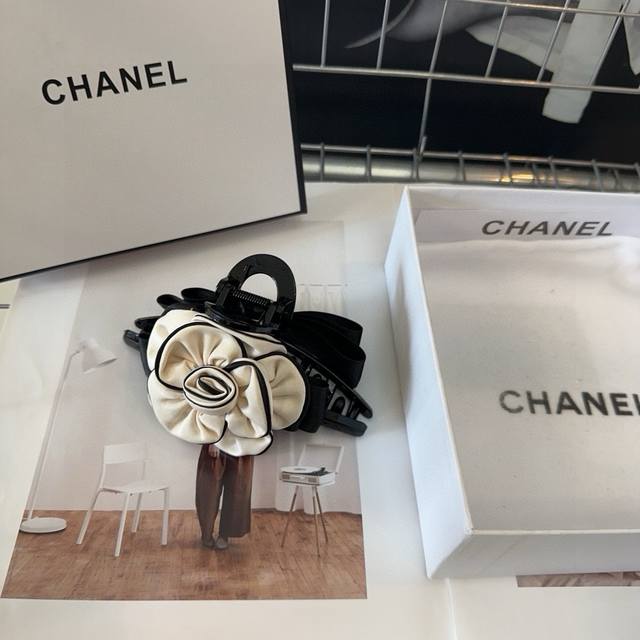 with packaging box Chanel Chanel's latest small fragrance AB double-sided clip,