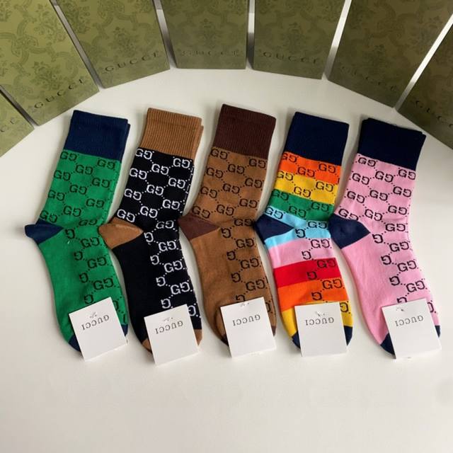 Special packaging Gucci new classic medium-length stacked socks! Five pairs in a