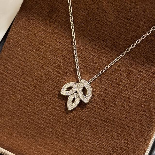 A6116 Hai Rui hollow clover necklace Super fine craftsmanship Original one-to-on