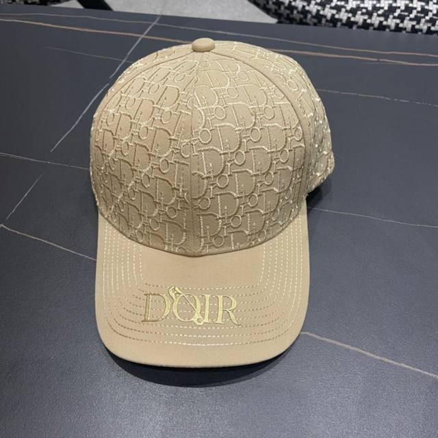 Dior original baseball cap is simple, stylish, low-key, luxurious, sun-proof, fa