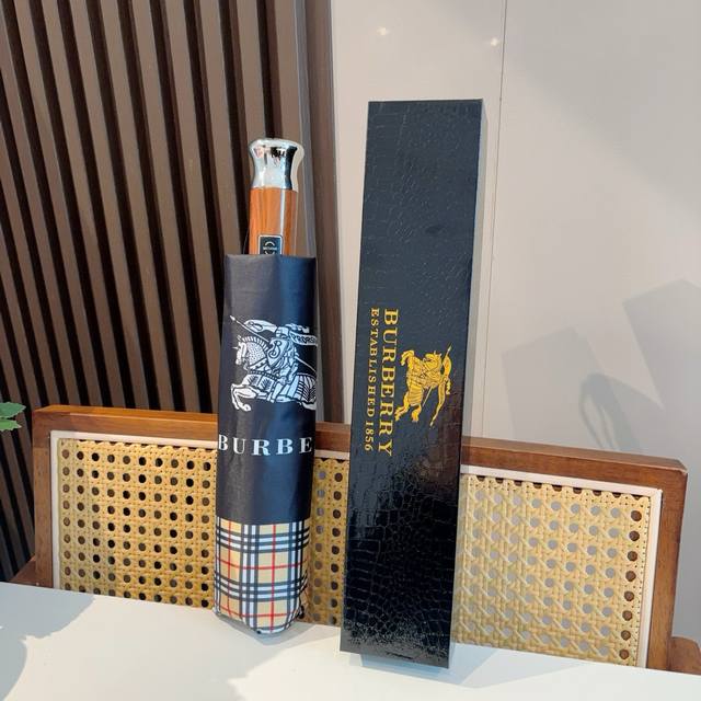 Burberry tri-fold automatic folding umbrella is the pinnacle of the year. It is
