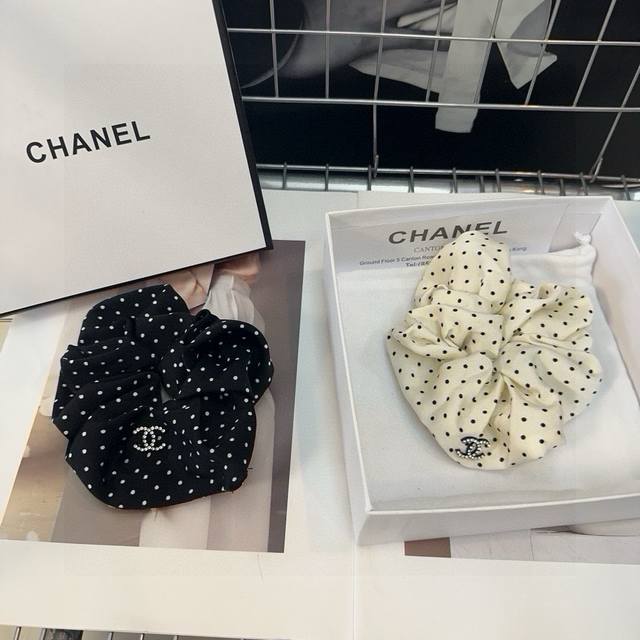 with packaging box Chanel's latest polka dot hair band is simple and practical,