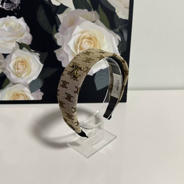 Special counter packaging Celine Celine's latest headband Little fairies hurry u