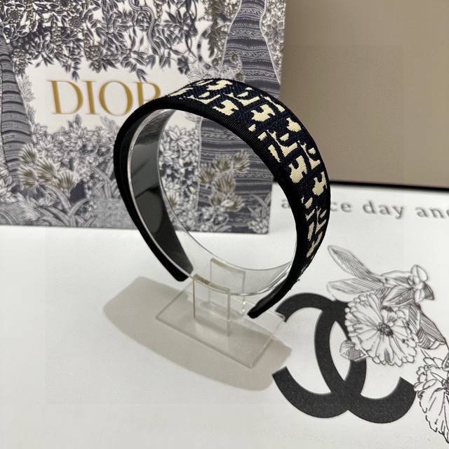 Special hit model is coming with packaging Counter 1:1 Material # Dior Dior's la