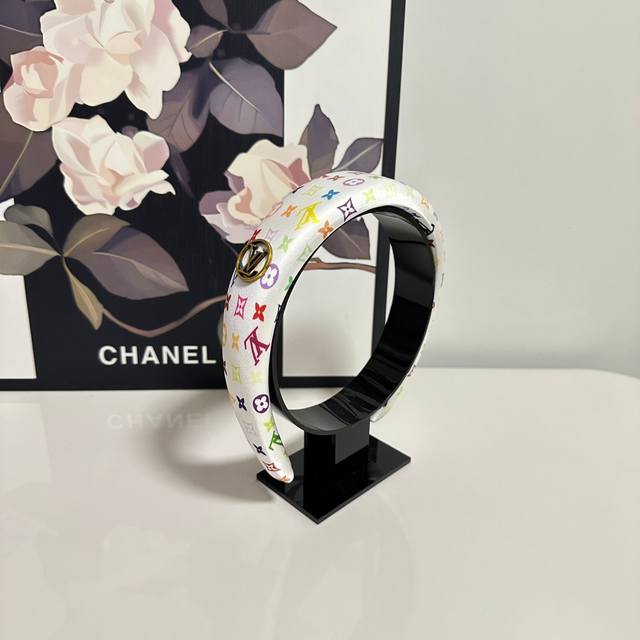 Special counter packaging Lv Louis Vuitton's latest headband Little fairies hurr