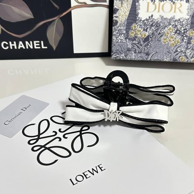 Special single with counter packaging Dior Dior vintage retro hardware grabber E