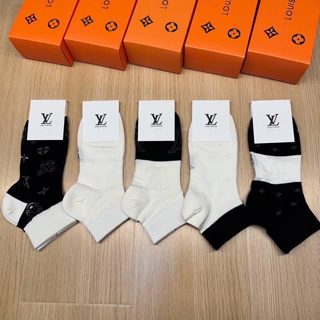 special Louis Vuitton Lvjia new product Internet celebrity women's socks one box