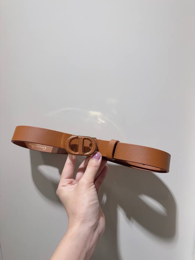 Cd Dijia new women's belt This 30Montaigne belt draws inspiration from the class