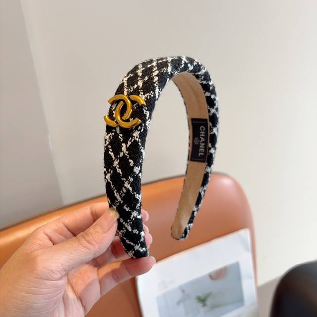 with packaging Chanel Chanel's latest headband, retro headband, popular online r