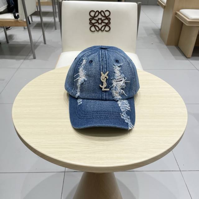 Ysl Saint Laurent baseball cap Korean style A simple and casual baseball cap is