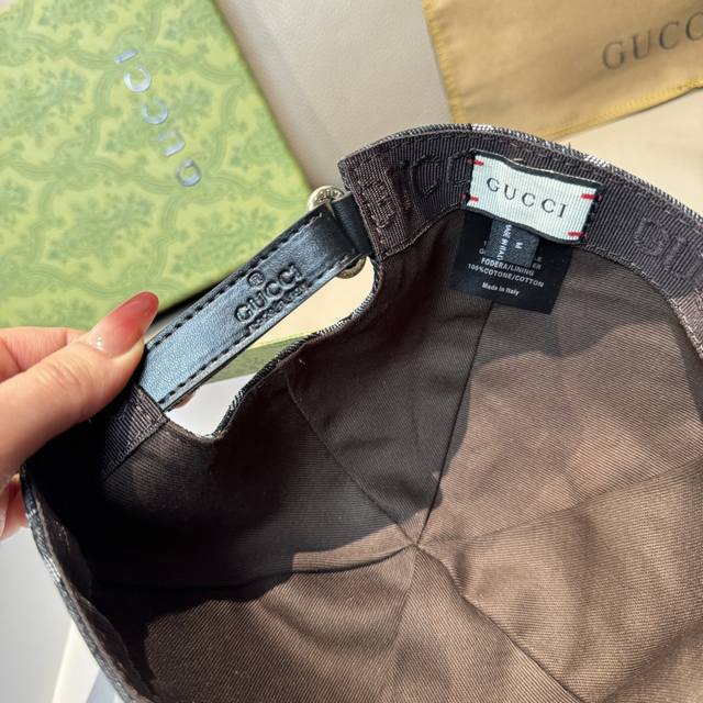 with box bag, Gucci new original baseball cap, big double G patchwork leather, h