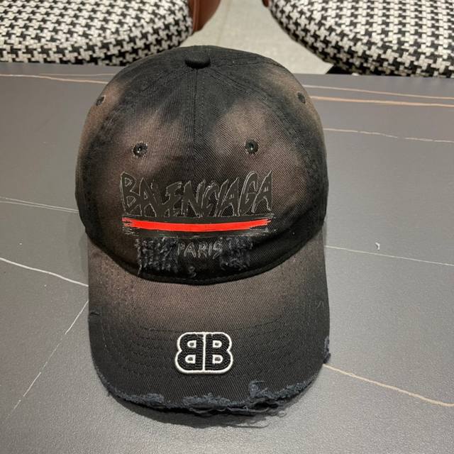 Balenciaga's new painted baseball cap, cool colors, different styles for men and