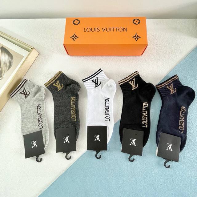 comes with a box of five pairs of Louis Vuitton LV high version~ so good to look