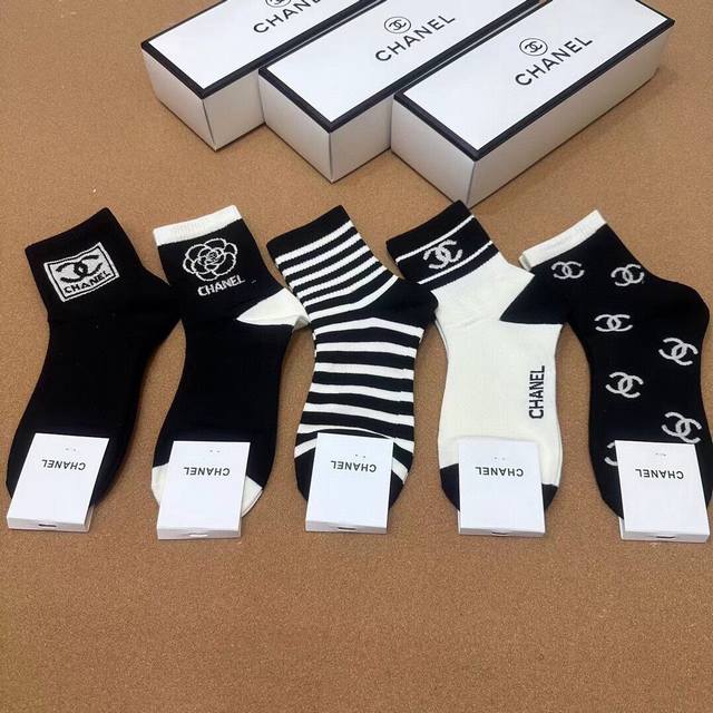 Chanel Chanel new women's socks, one box of five pairs of pure cotton material,