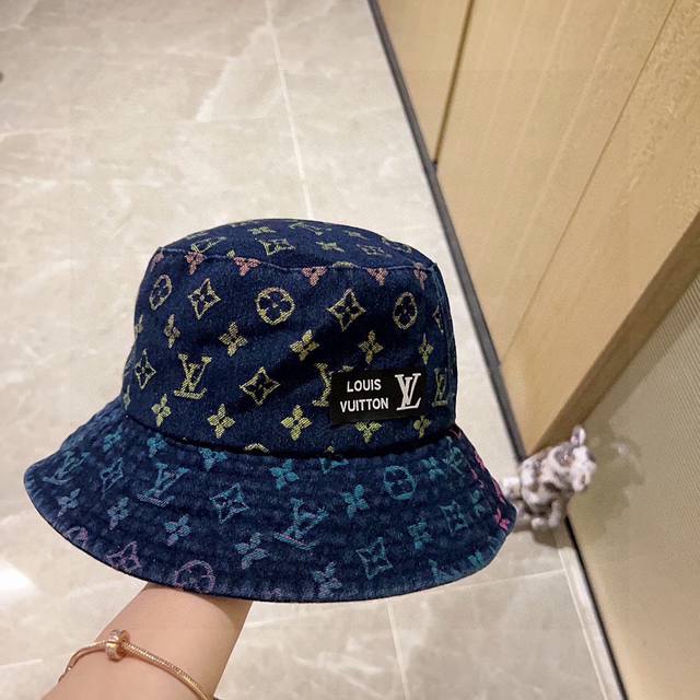 Special price with dust bag. Lv Louis Vuitton 2025 latest counter color matching