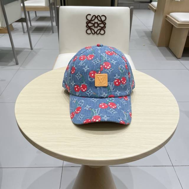 Lv Louis Vuitton denim baseball cap is light and breathable. Perfect version, ex