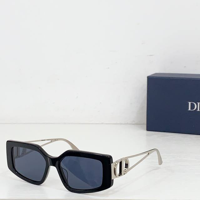 Dior Mod: Dsgta52Uc Size: 55 ports 18 138