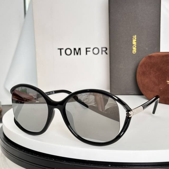 Tomford Mod: Melody Ft1090 Size:59-18-120 Tf's unique 8-shaped frame hollow desi
