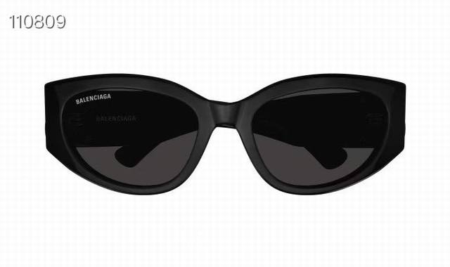 Balenciag Model: Bb0324 Size: 66 16-145
