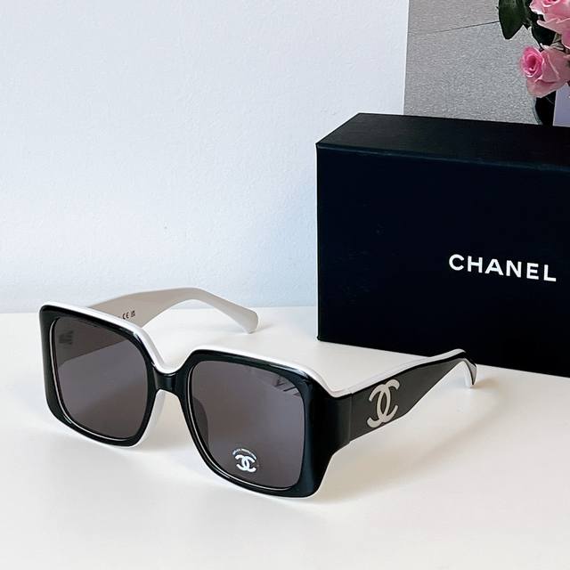 Chanel Holiday Artifact Mod: 6069 Size: 55 mouth 20-135