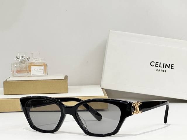 Celine Mod: Cl40524 Size: 52 ports 19 140