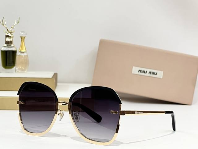 Miu Miu Mod: Smu68S Size: 58 ports 19 145