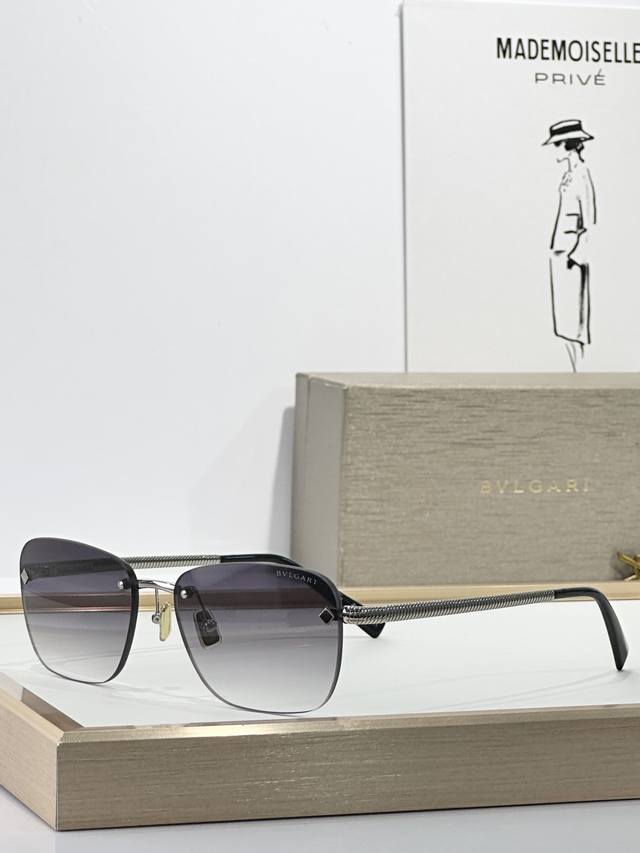 Bvlgari Mod: Bv40057U Size: 59 ports 17-140
