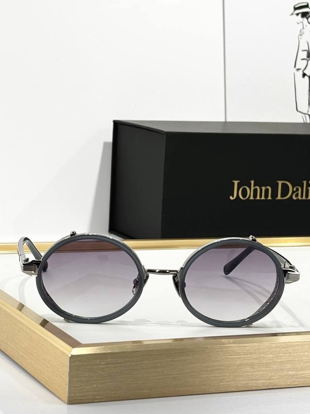 John Dalia Model: Steve Size: 51 ports 23-145