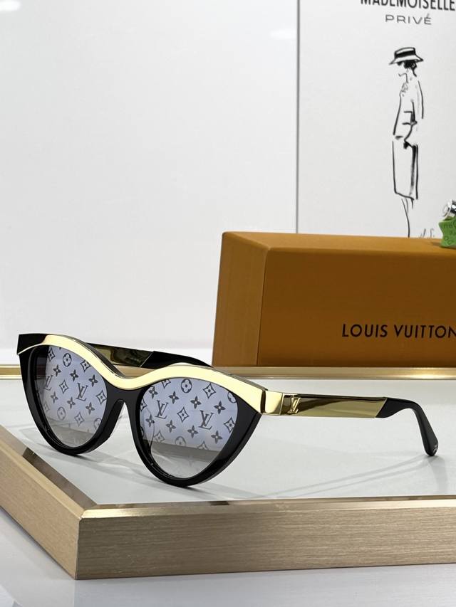 Louis Vuitto* Model: Z2684U Size: 52 ports 23-143